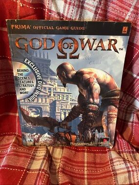 Official God of War Strategy Guide - - Red/Black Cover ( no dvd)